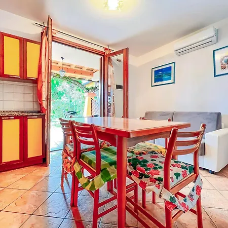 Terraced With Kids Playground *