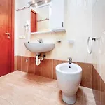 Terraced With Kids Playground Lägenhet *