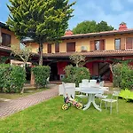 Terraced With Kids Playground *